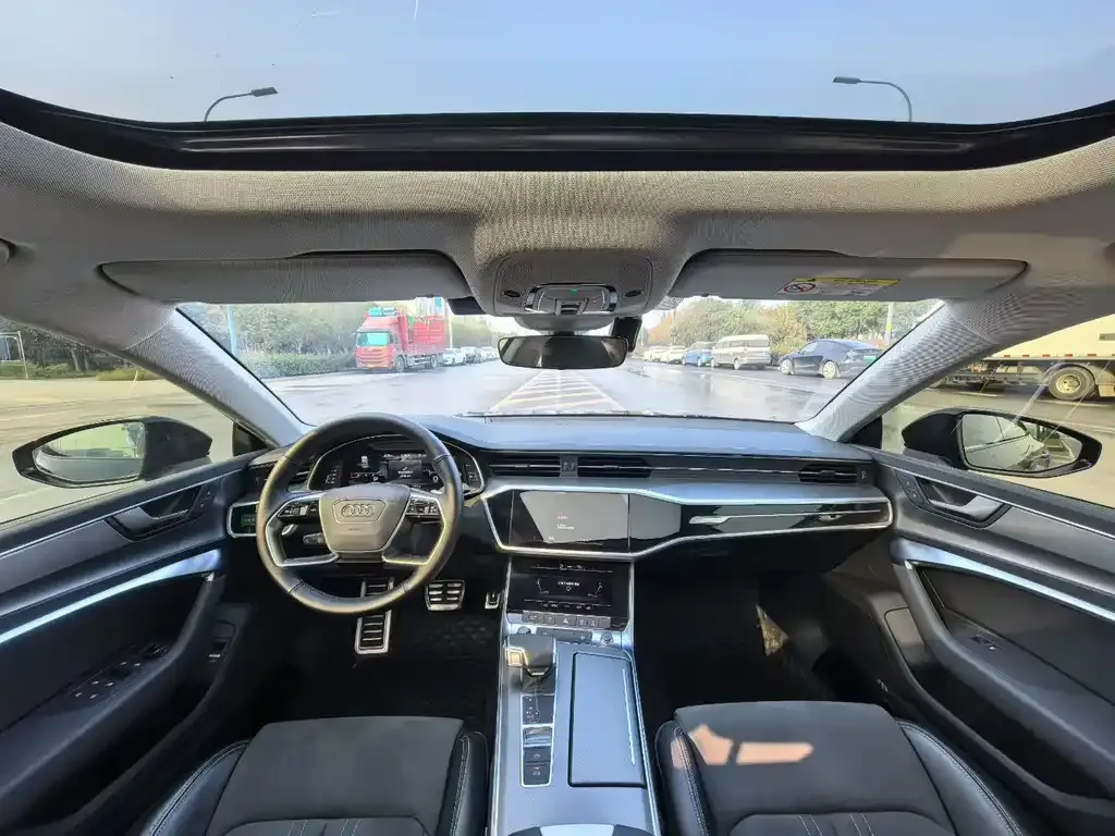 Audi A7L 2023 из CN, фото 5
