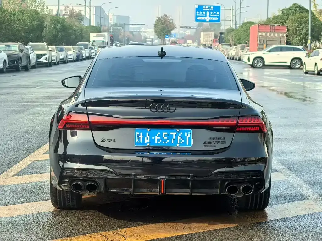Audi A7L 2023 из CN, фото 8