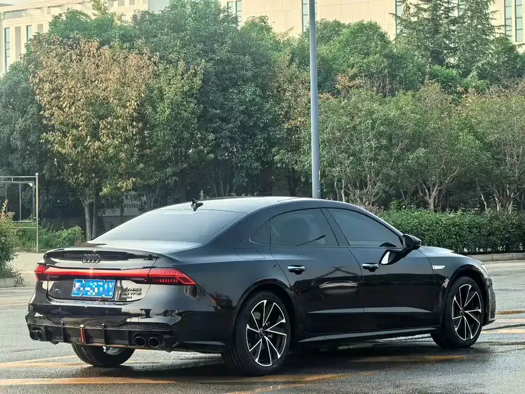 Audi A7L 2023 из CN, фото 9