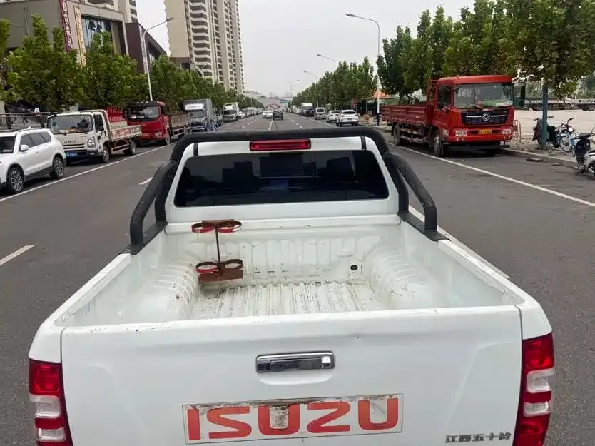Isuzu RE-MAX 2023 из CN, фото 8