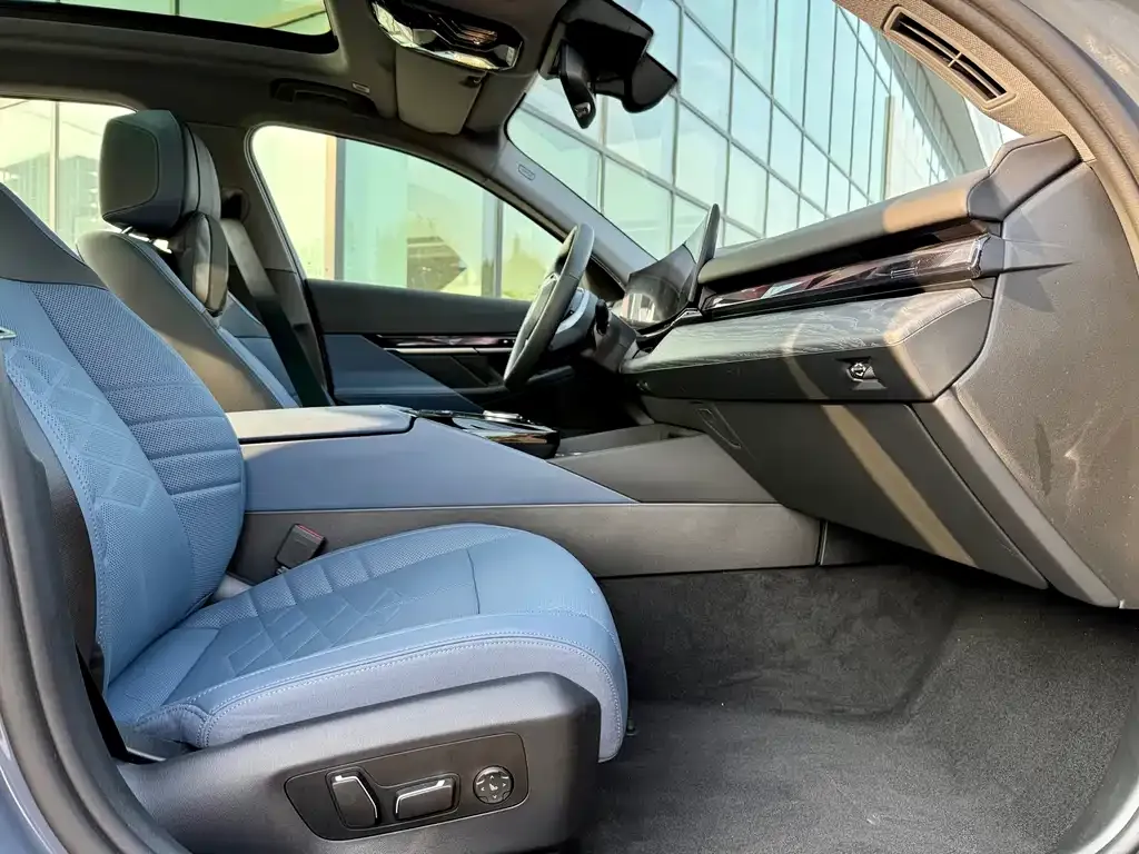 BMW i5 2024 из CN, фото 9