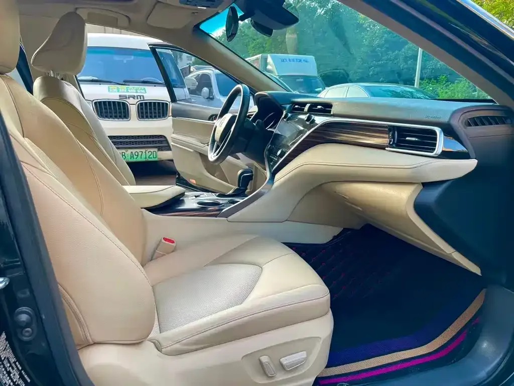 Toyota Camry 2021 из CN, фото 10