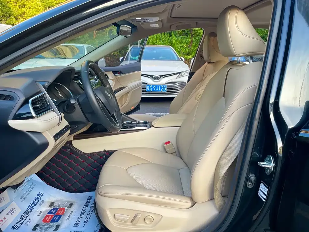 Toyota Camry 2021 из CN, фото 8