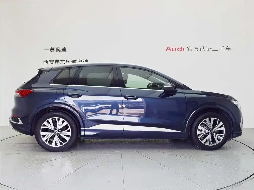 Audi Q4 e-tron — фото 2