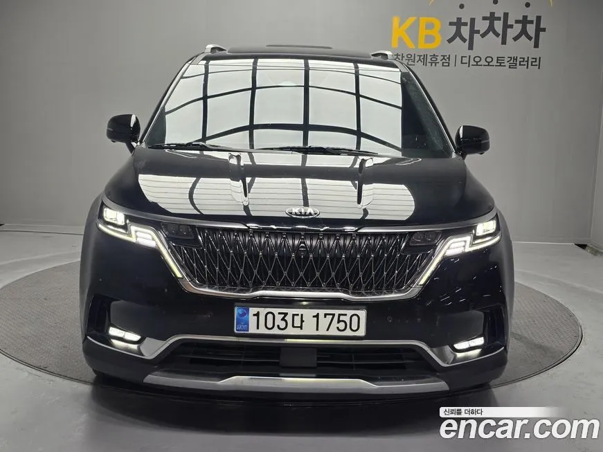 Kia Carnival — фото 1