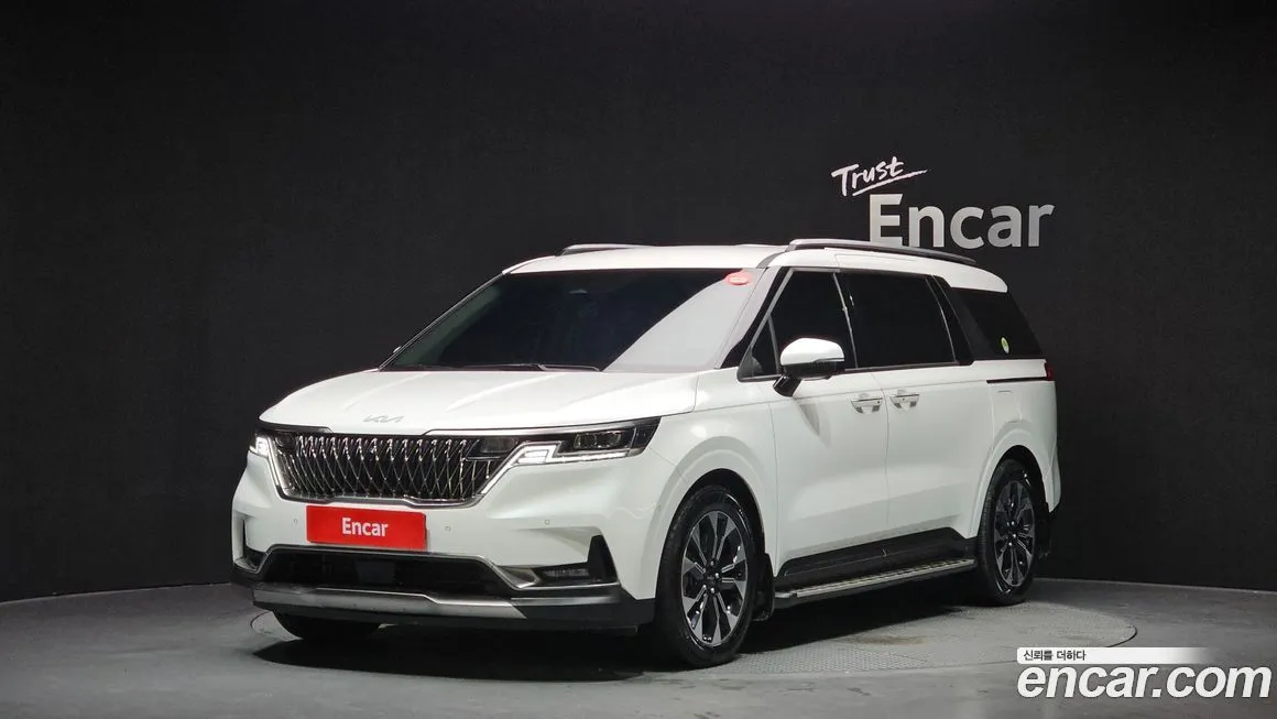 Kia Carnival — фото 1
