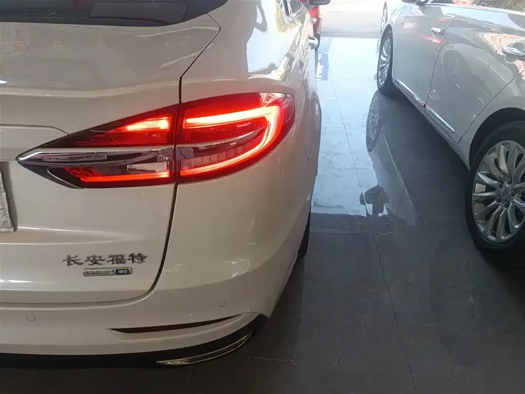 Ford Mondeo 2021 из CN, фото 8