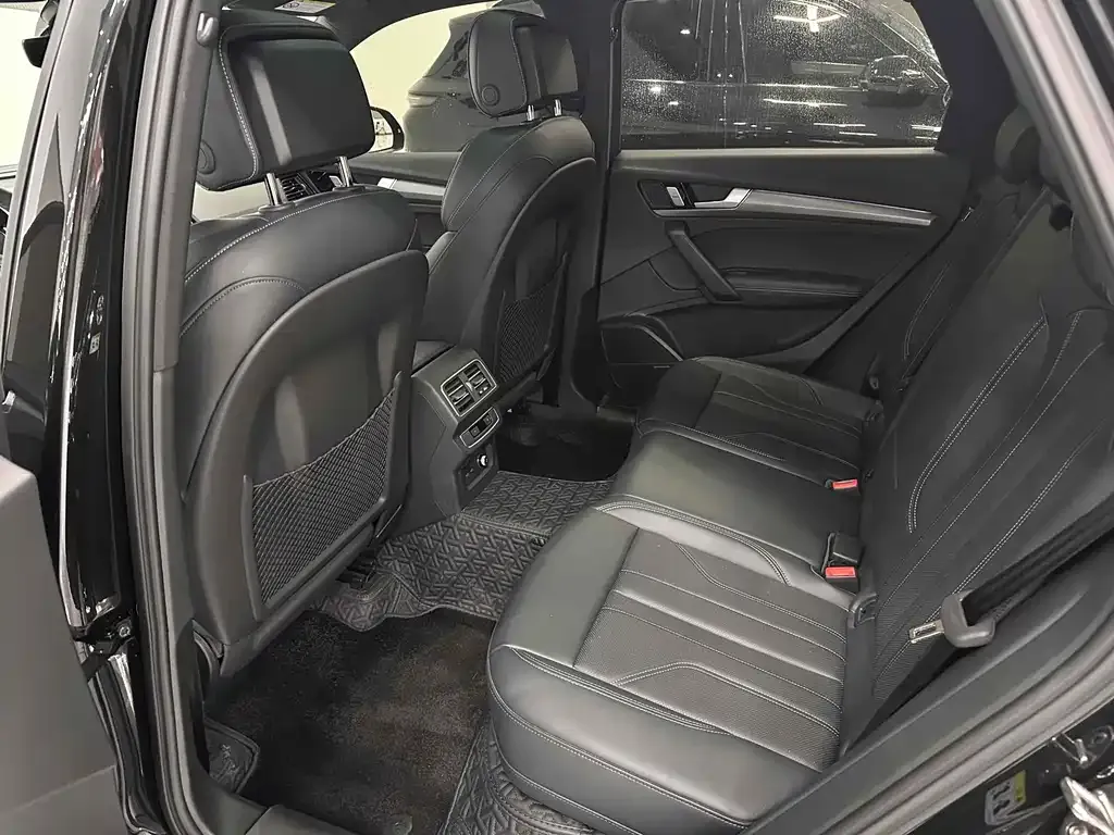 Audi Q5L 2024 из CN, фото 6