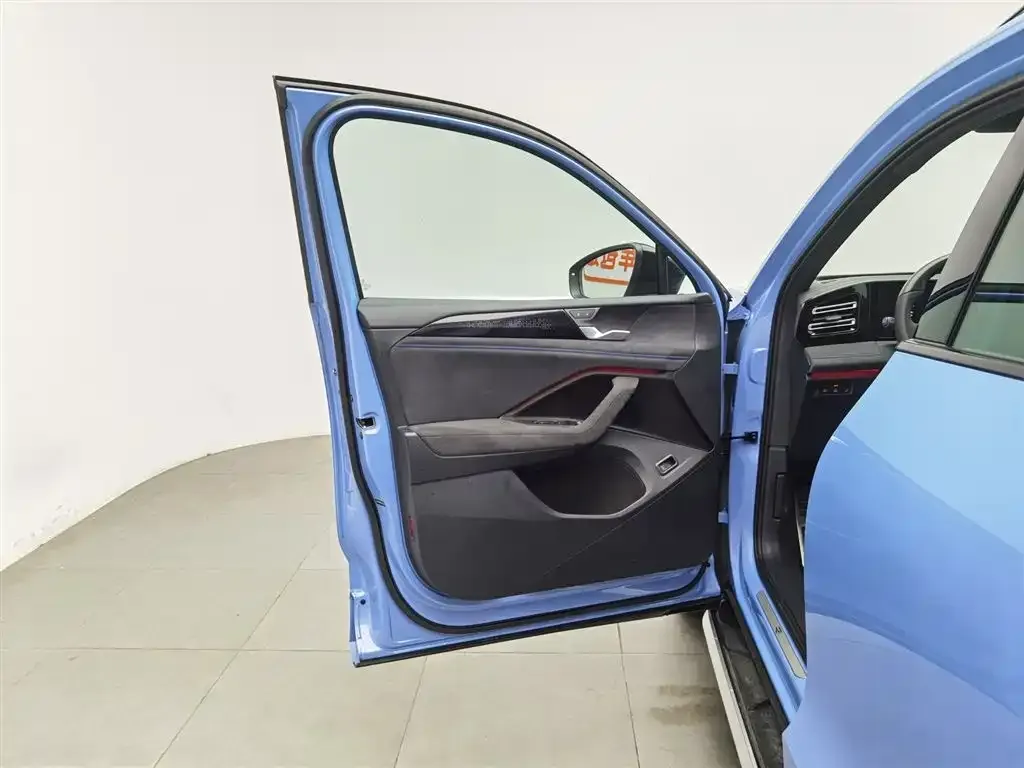Volkswagen Tiguan L 2024 из CN, фото 8