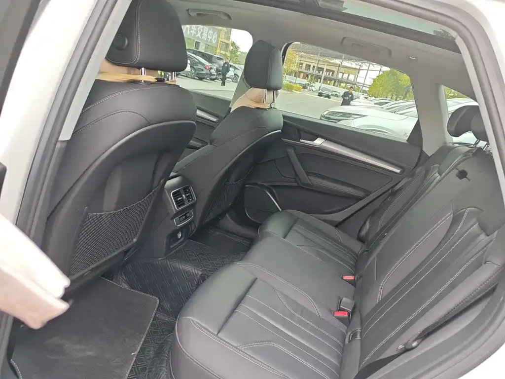 Audi Q5L 2021 из CN, фото 5