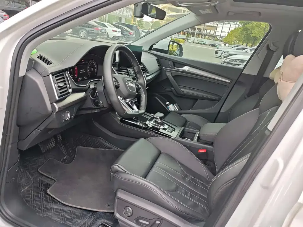 Audi Q5L 2021 из CN, фото 6