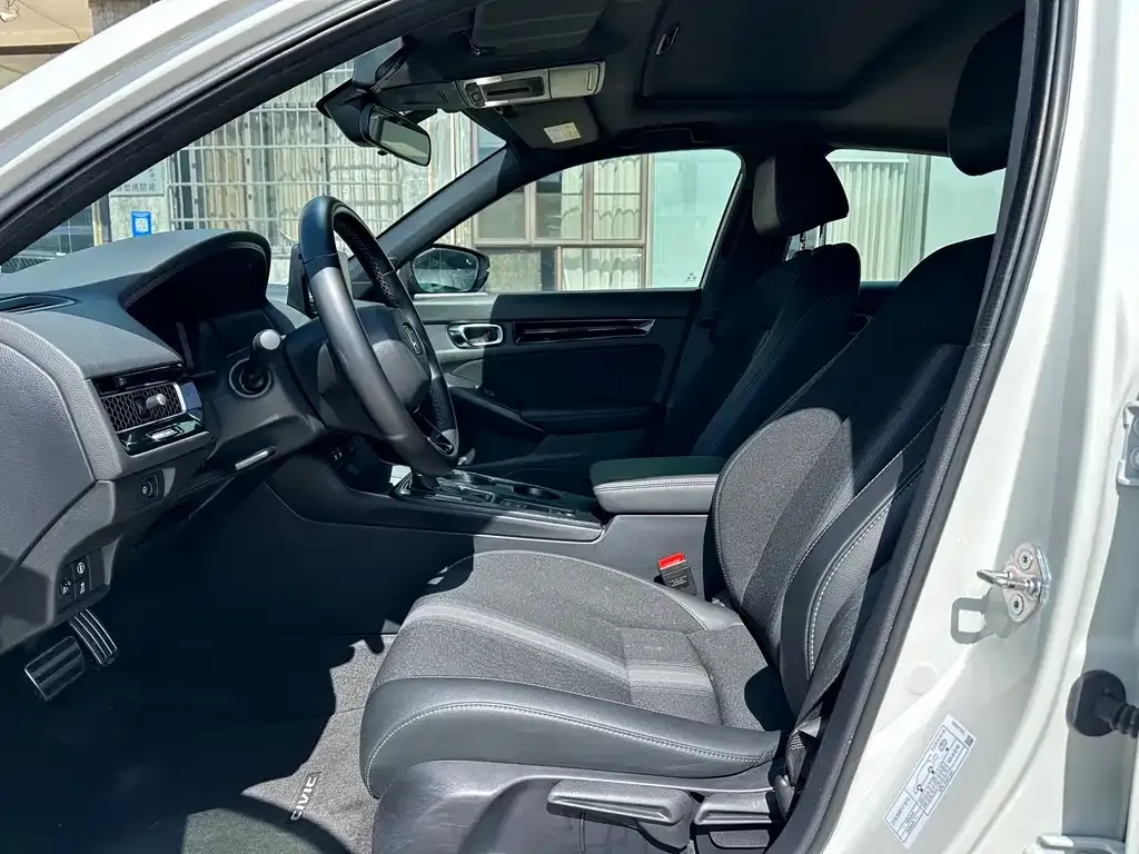 Honda Civic 2024 из CN, фото 3