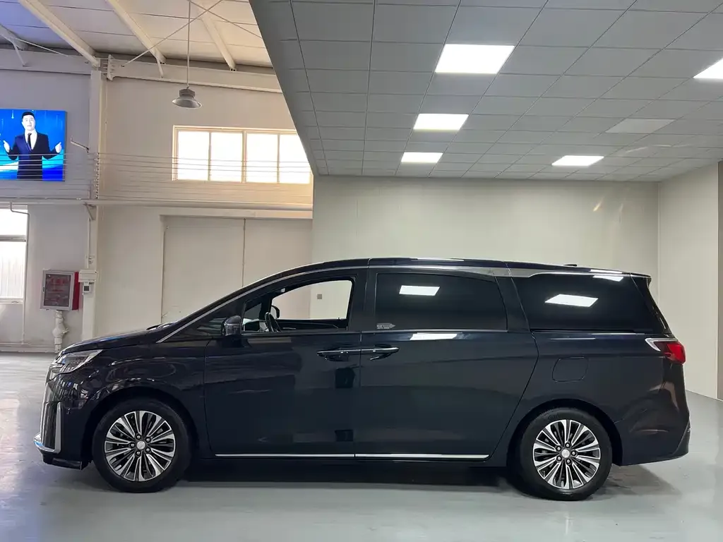Buick GL8 2023 из CN, фото 7