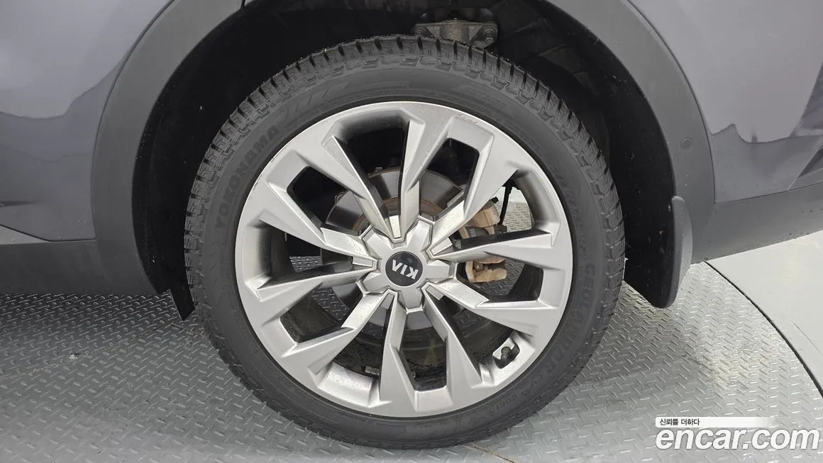 Kia Sorento — фото 5
