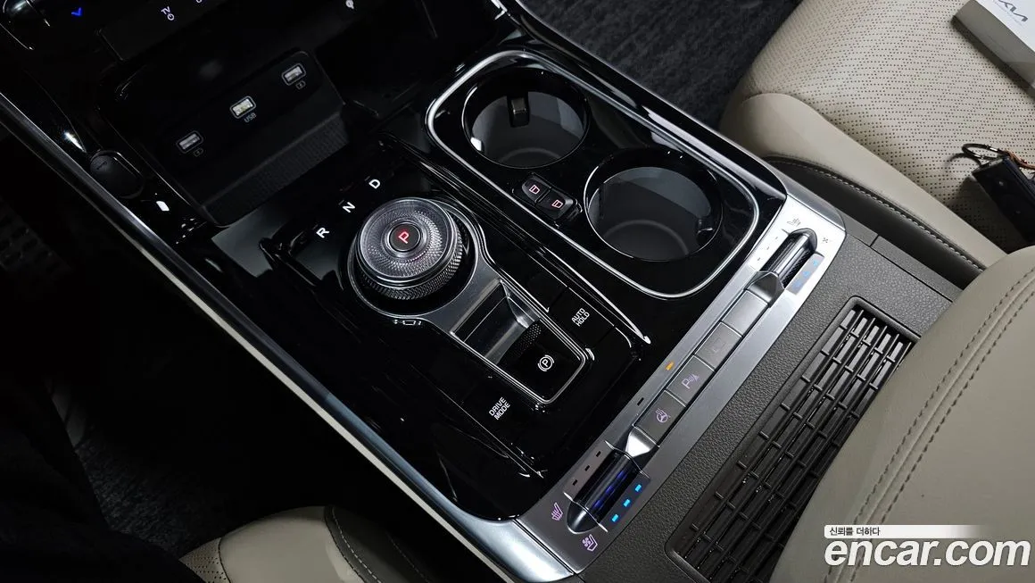 Kia Carnival — фото 9