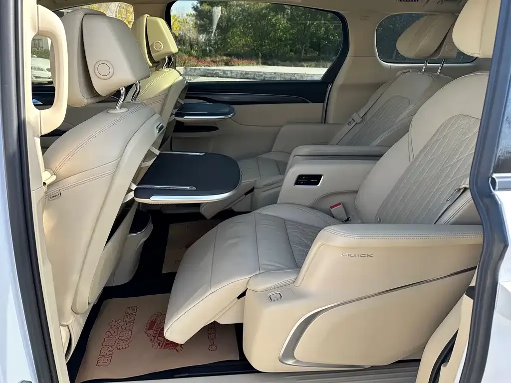Buick GL8 2023 из CN, фото 10