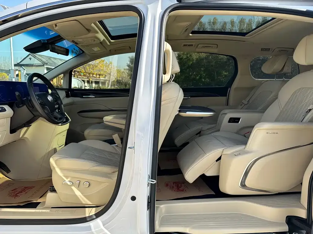 Buick GL8 2023 из CN, фото 9