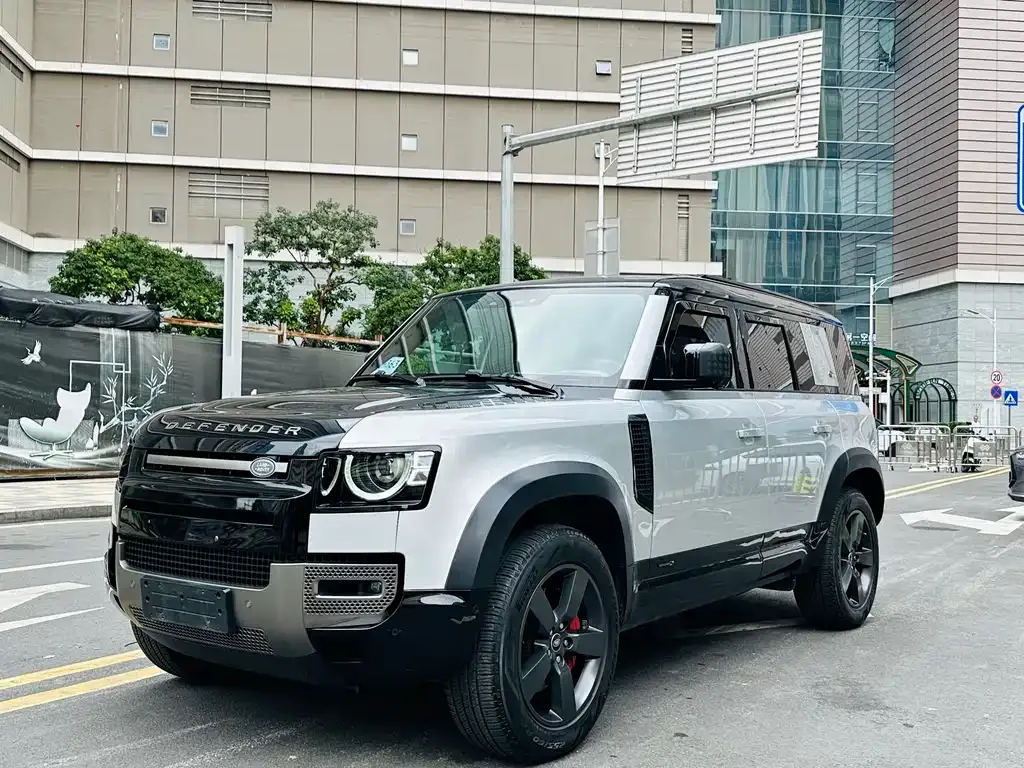 Land Rover Defender — фото 1