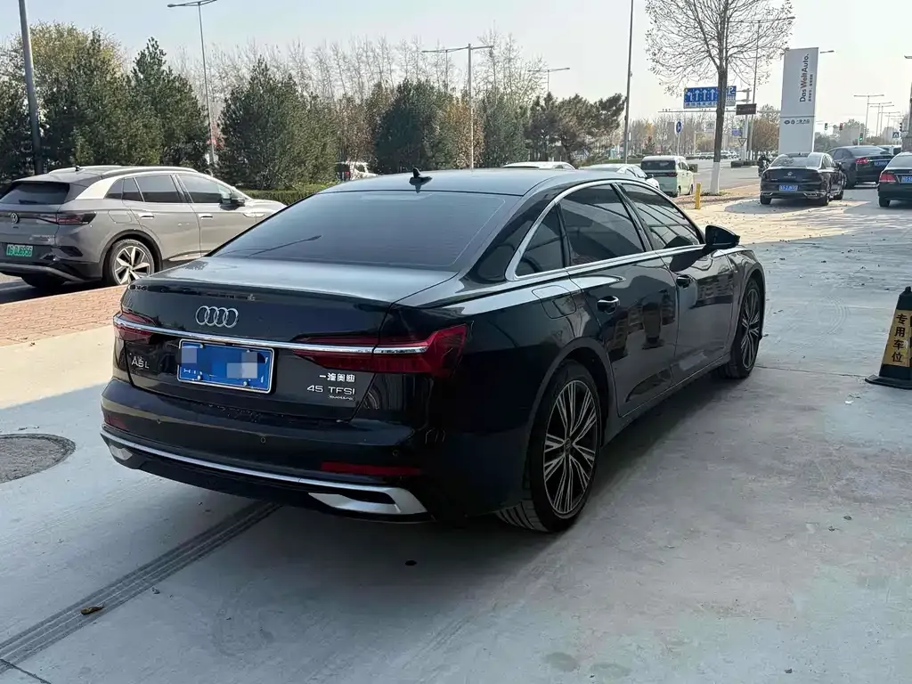 Audi A6L 2024 из CN, фото 4