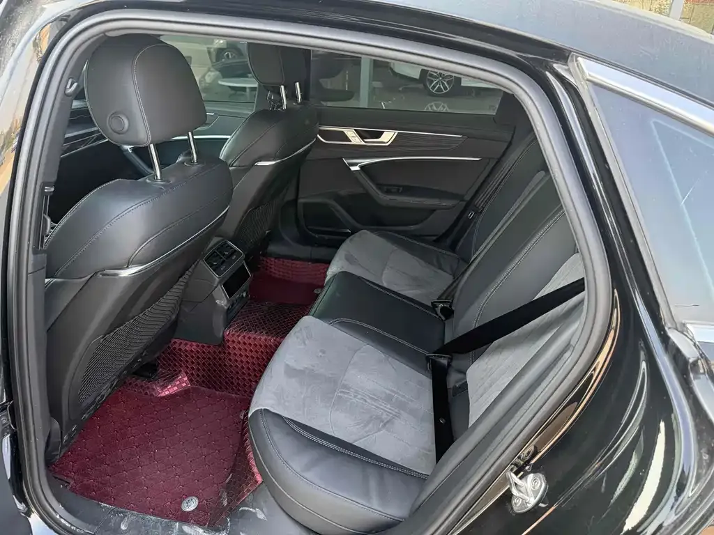 Audi A6L 2024 из CN, фото 8
