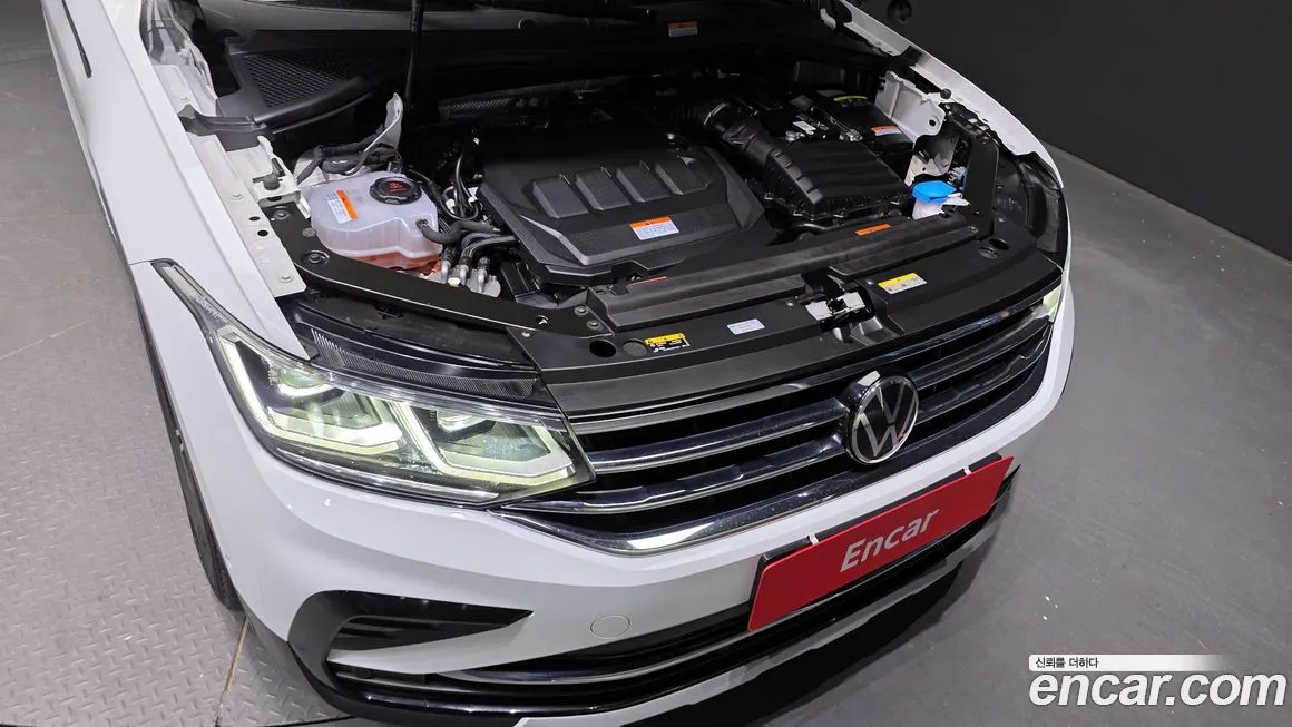 Volkswagen Tiguan — фото 6