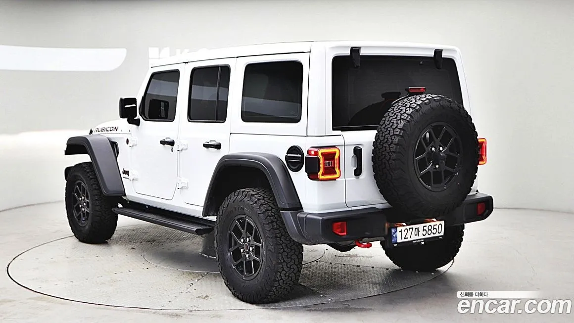 Jeep Wrangler 2024 из KR, фото 2