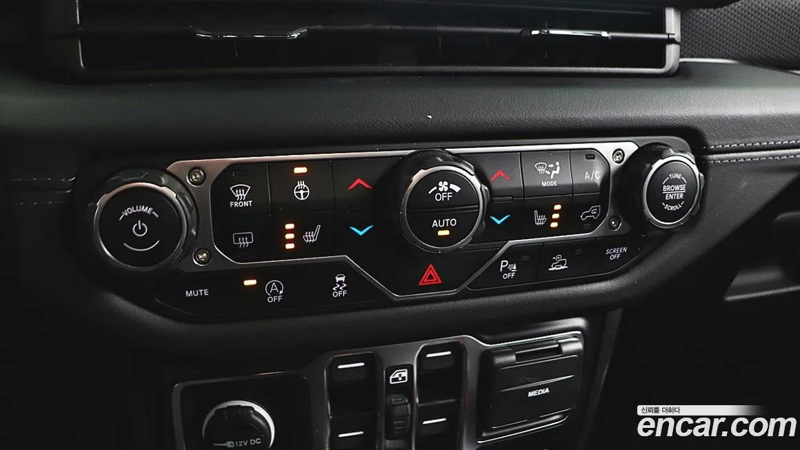 Jeep Wrangler 2024 из KR, фото 9