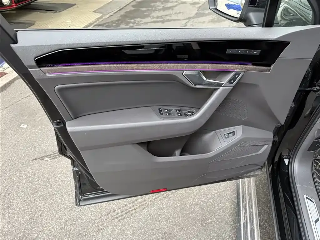 Volkswagen Touareg 2023 из CN, фото 6