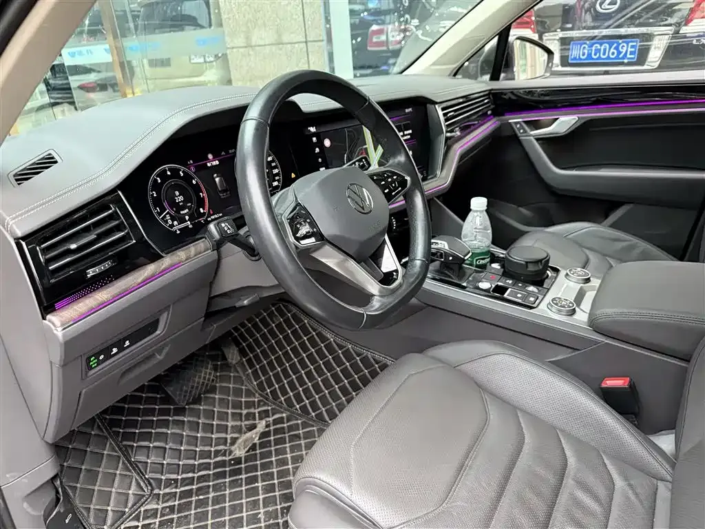 Volkswagen Touareg 2023 из CN, фото 7