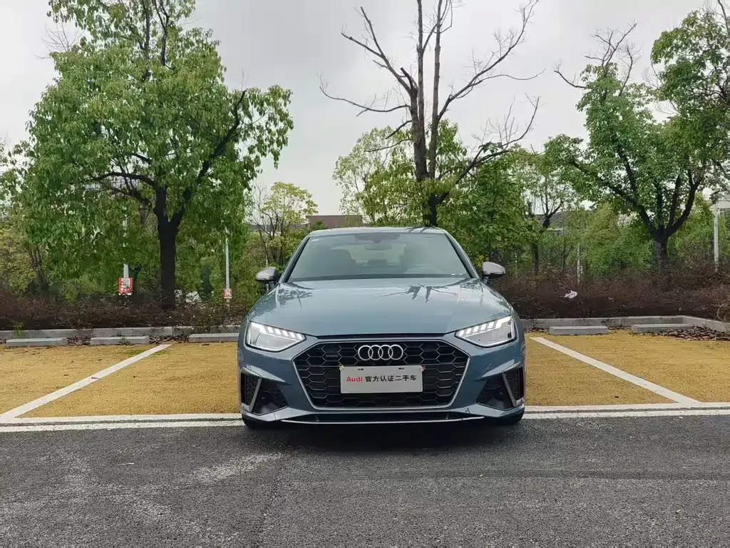 Audi A4L 2023 из CN, фото 2