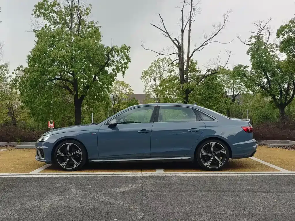 Audi A4L 2023 из CN, фото 8