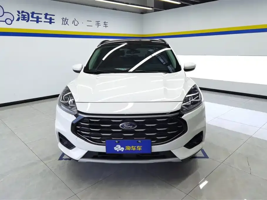 Ford Escape 2023 из CN, фото 2