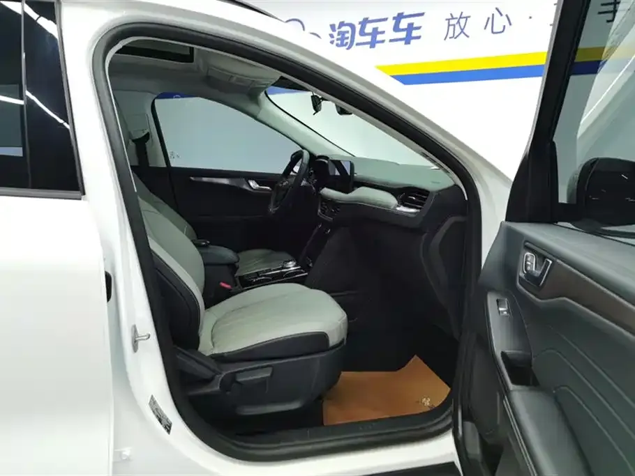 Ford Escape 2023 из CN, фото 8
