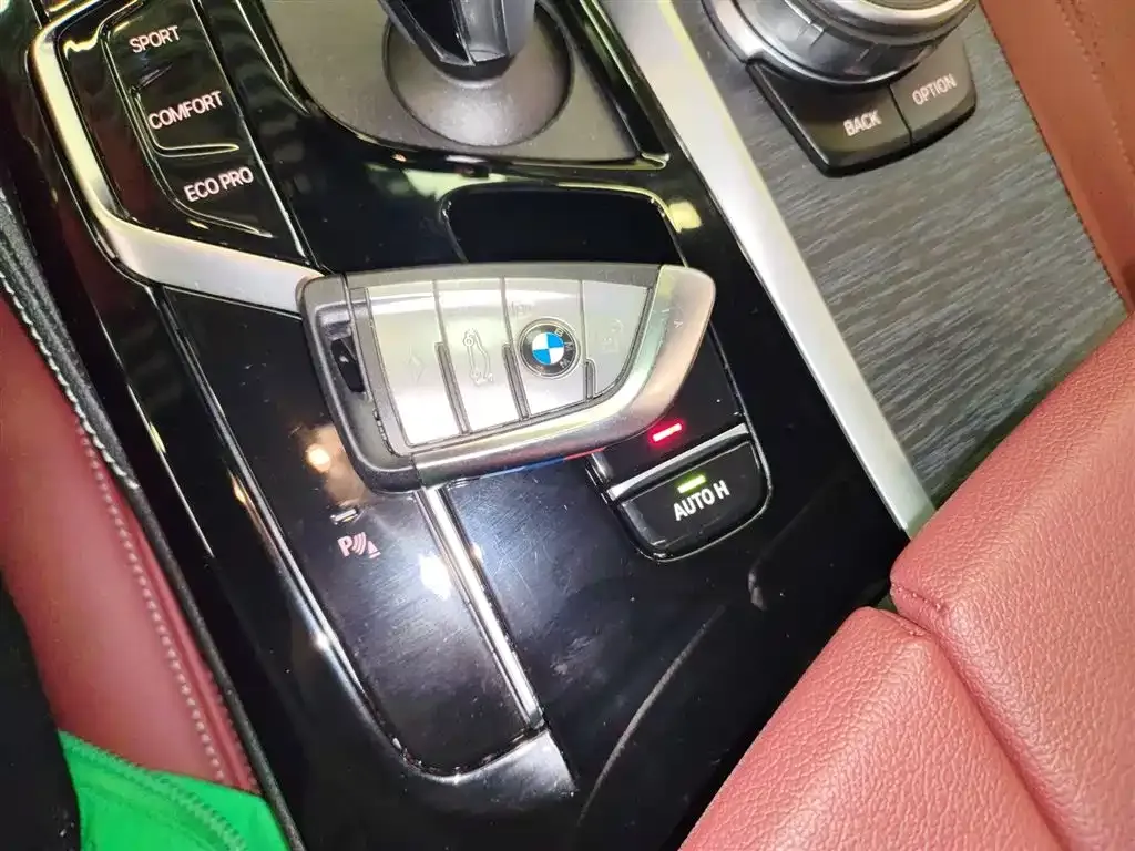 BMW 5 Series 2023 из CN, фото 9