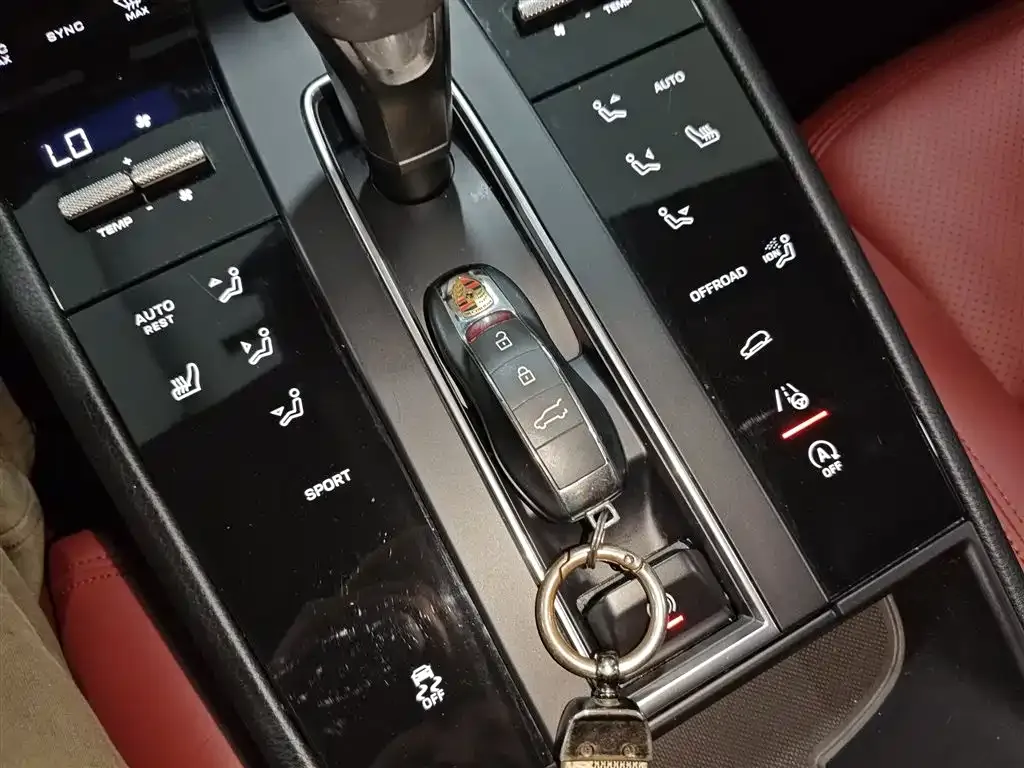 Porsche Macan 2022 из CN, фото 9