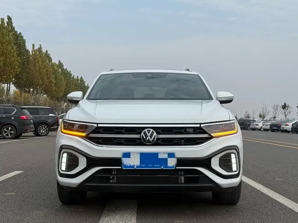 Volkswagen T-Roc 2023 из CN, фото 1
