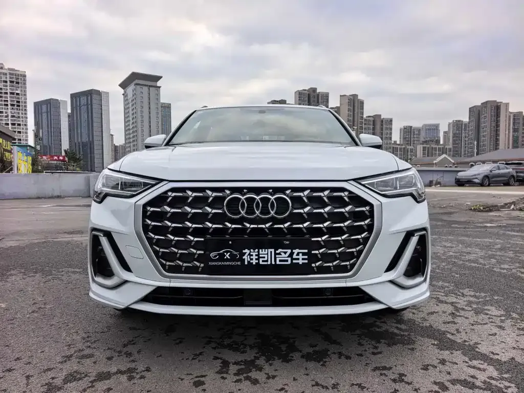 Audi Q3 2024 из CN, фото 2