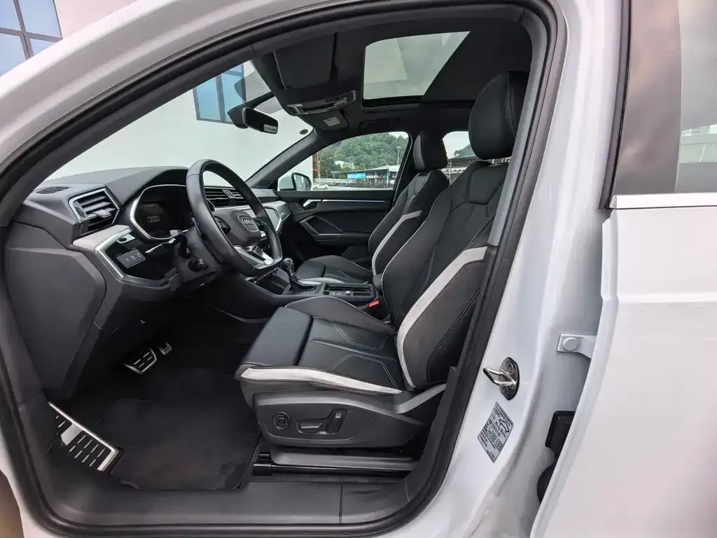 Audi Q3 2024 из CN, фото 4