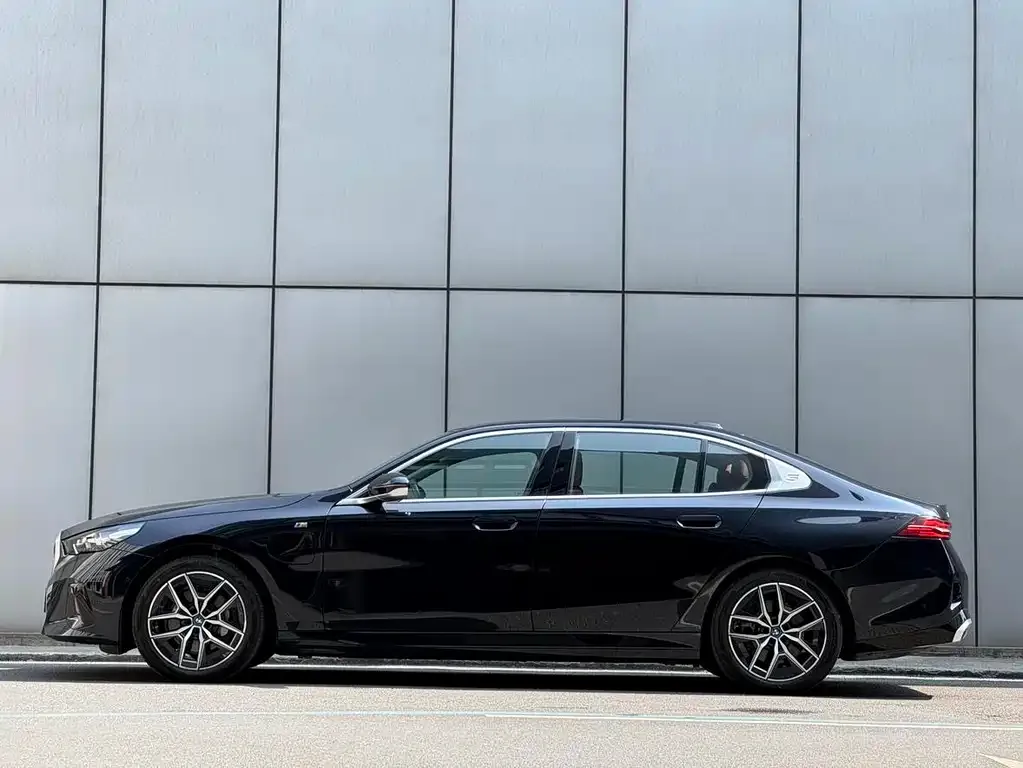 BMW i5 2024 из CN, фото 3
