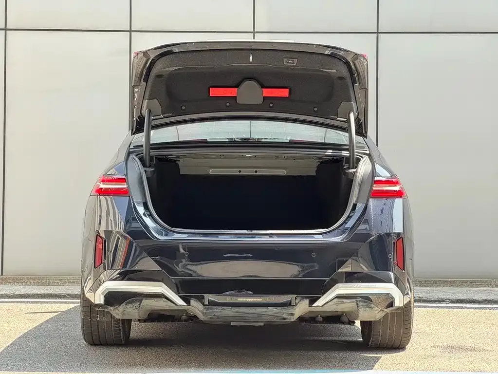 BMW i5 2024 из CN, фото 6