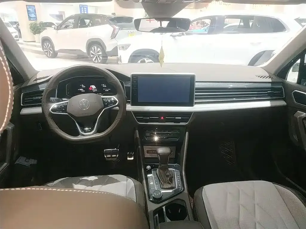 Volkswagen Tiguan L 2023 из CN, фото 10