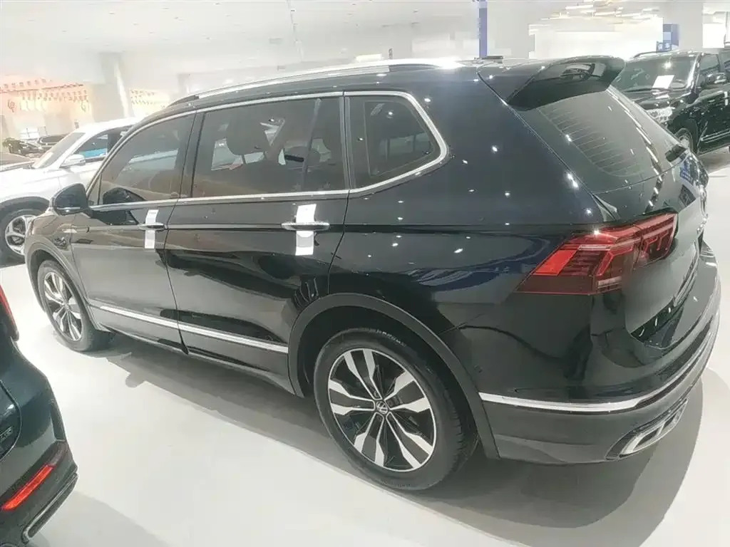 Volkswagen Tiguan L 2023 из CN, фото 5