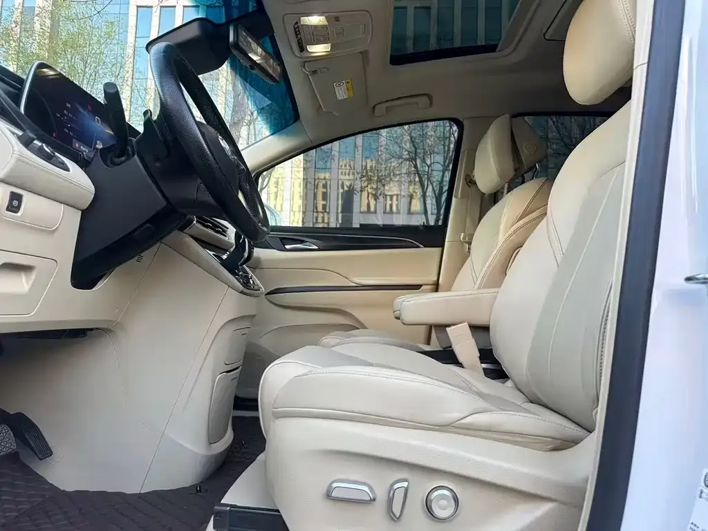 Buick GL8 2023 из CN, фото 10