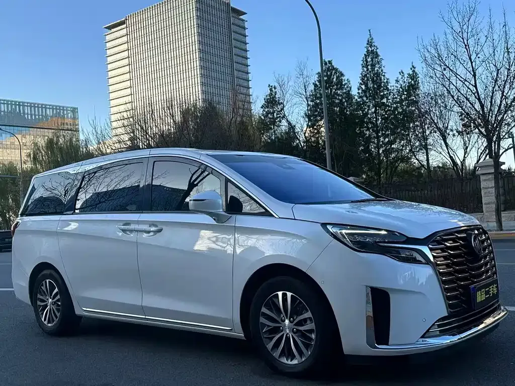 Buick GL8 2023 из CN, фото 2