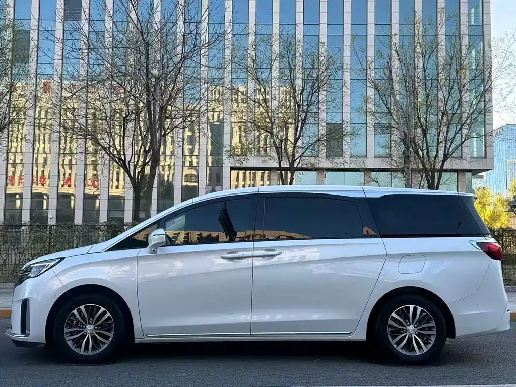 Buick GL8 2023 из CN, фото 7