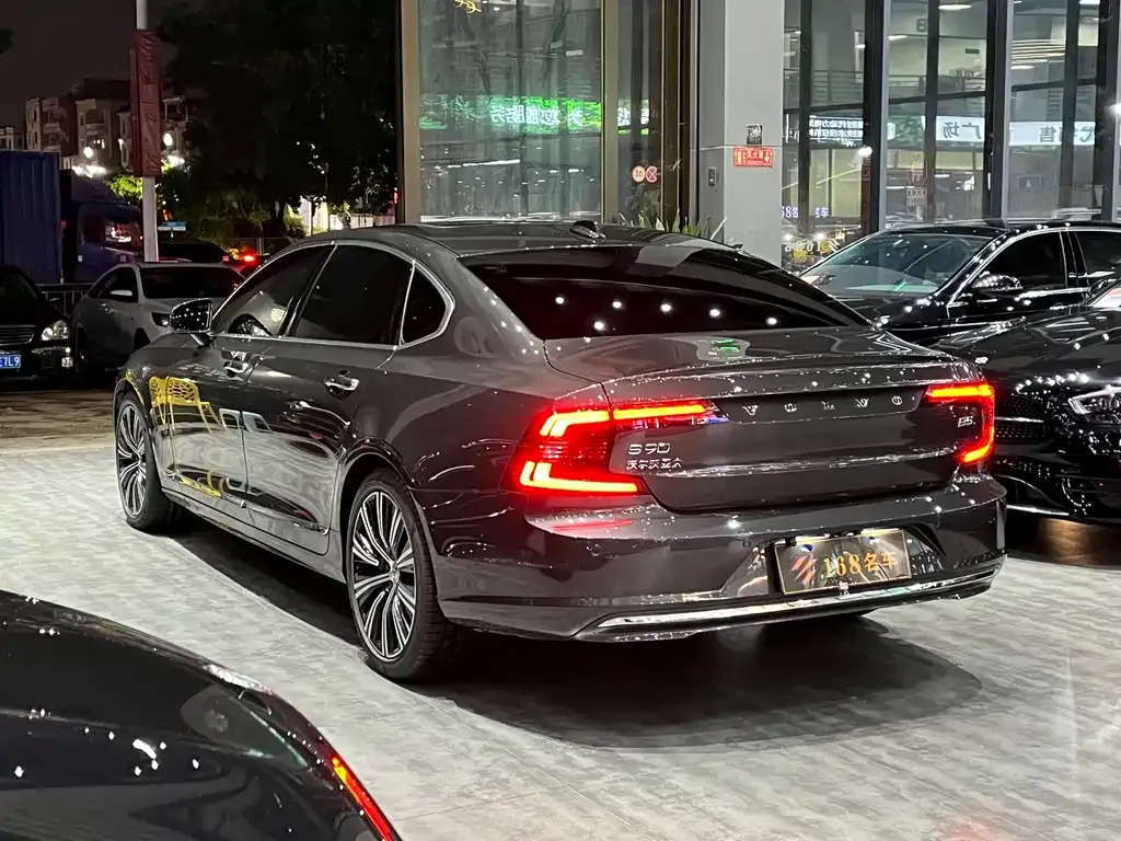 Volvo S90 2024 из CN, фото 6