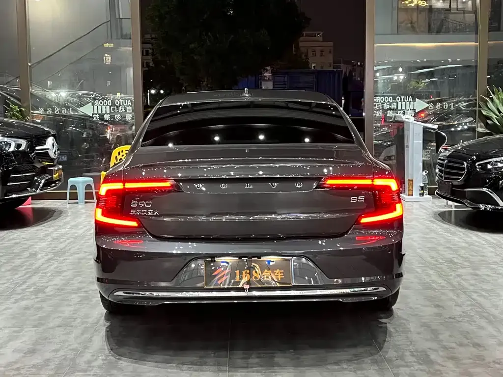 Volvo S90 2024 из CN, фото 7