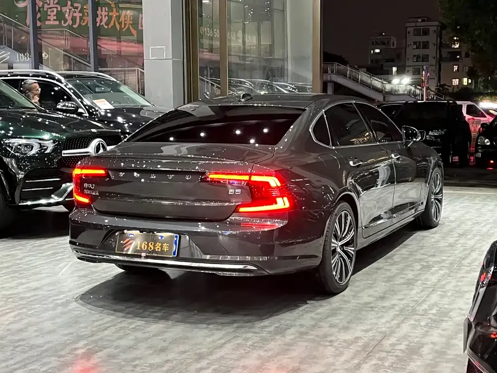 Volvo S90 2024 из CN, фото 8