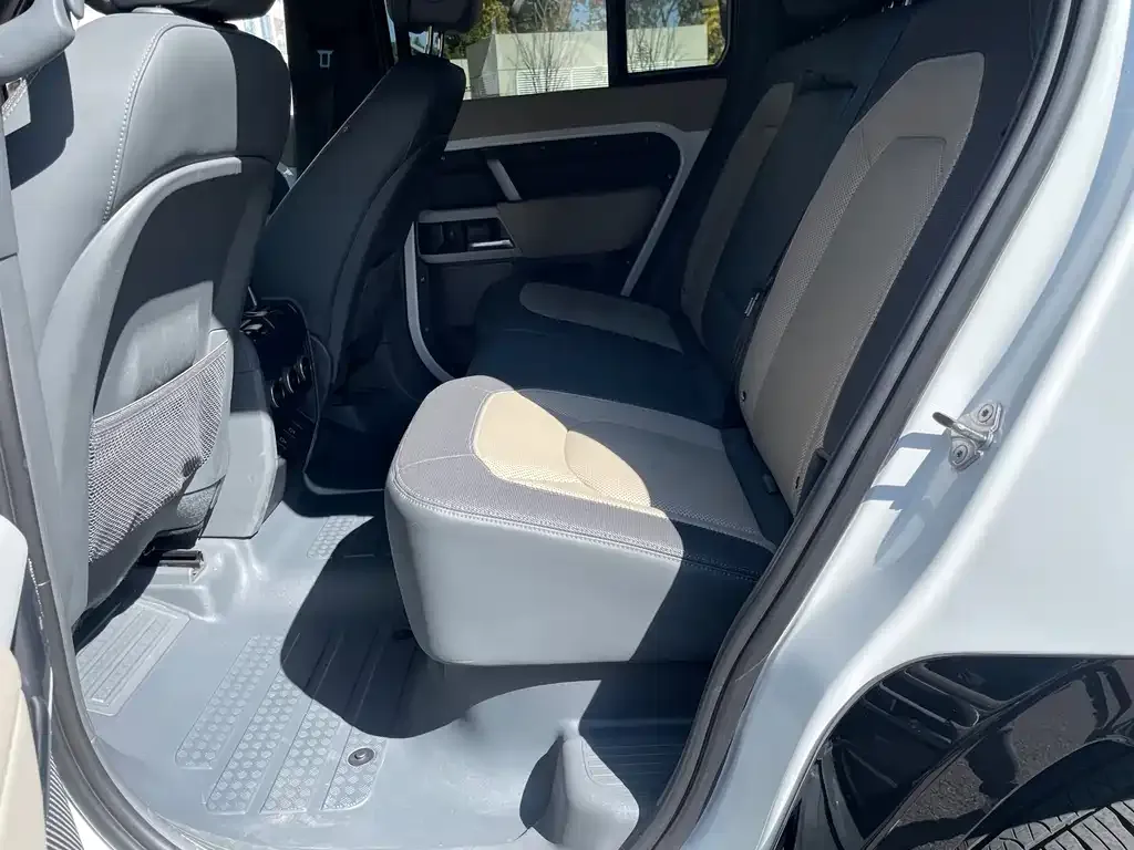 Land Rover Defender 2023 из CN, фото 10