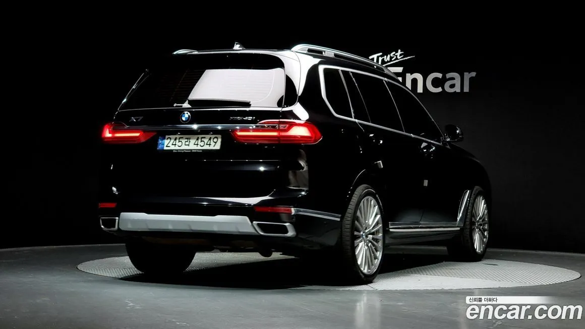 BMW X7 — фото 2